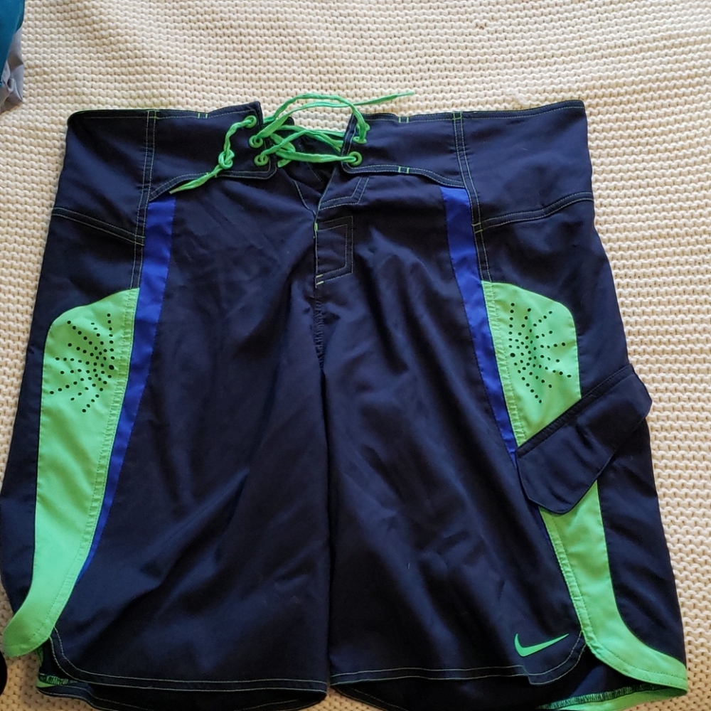 Nike Board Shirts size 34